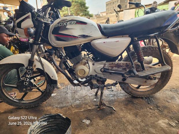 Bajaj Boxer 2022 Red