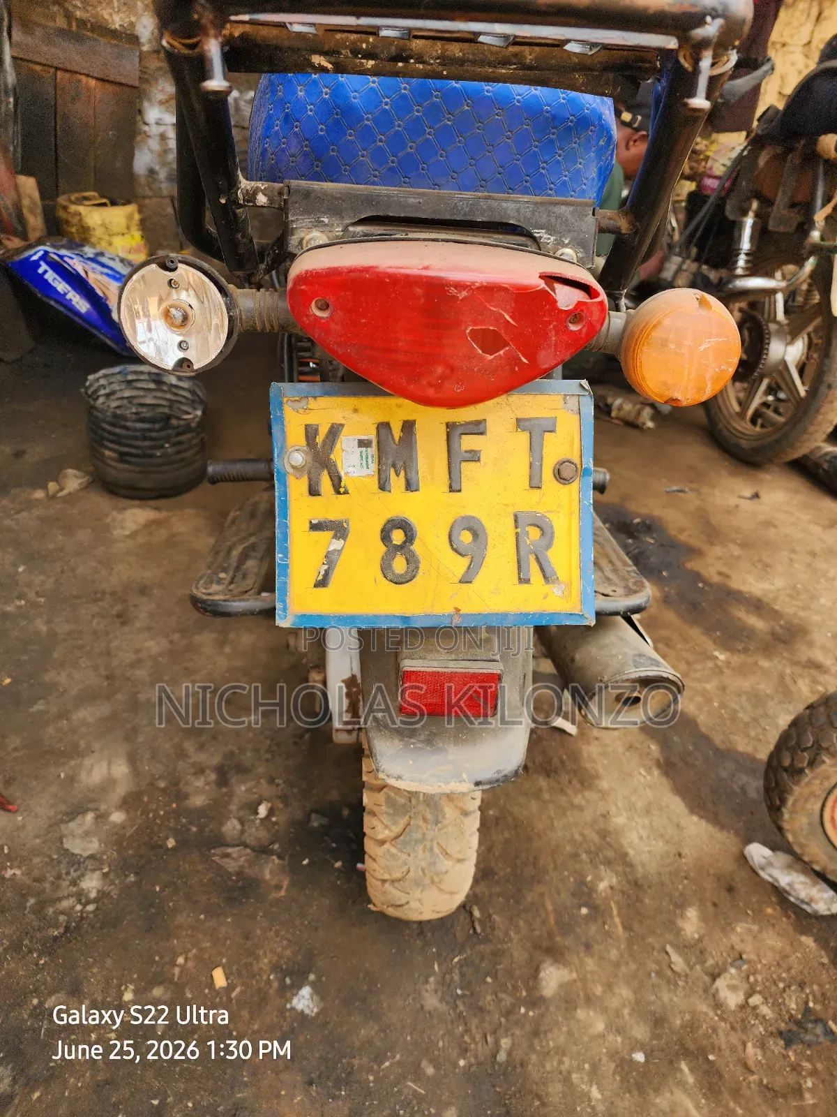 Bajaj Boxer 2022 Red