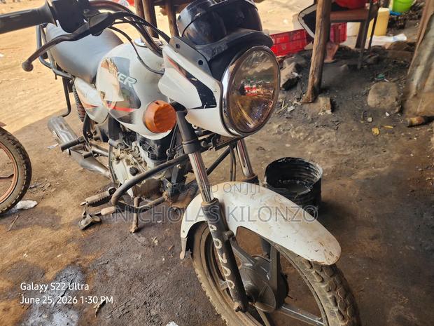 Bajaj Boxer 2022 Red - thumbnail 5