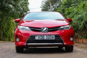 Toyota Auris 2013 Red