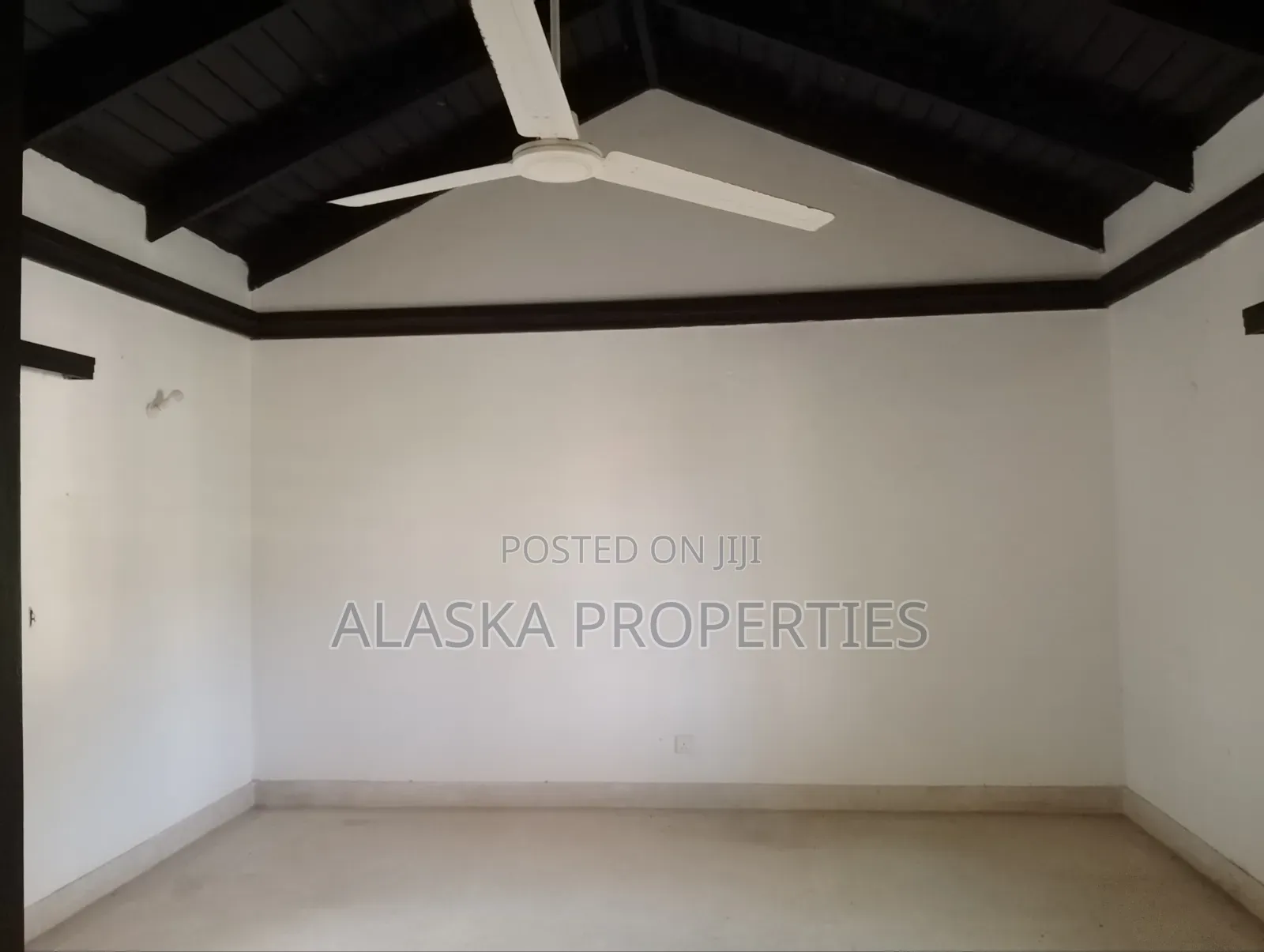 4bdrm Maisonette in Nyali Estate for rent