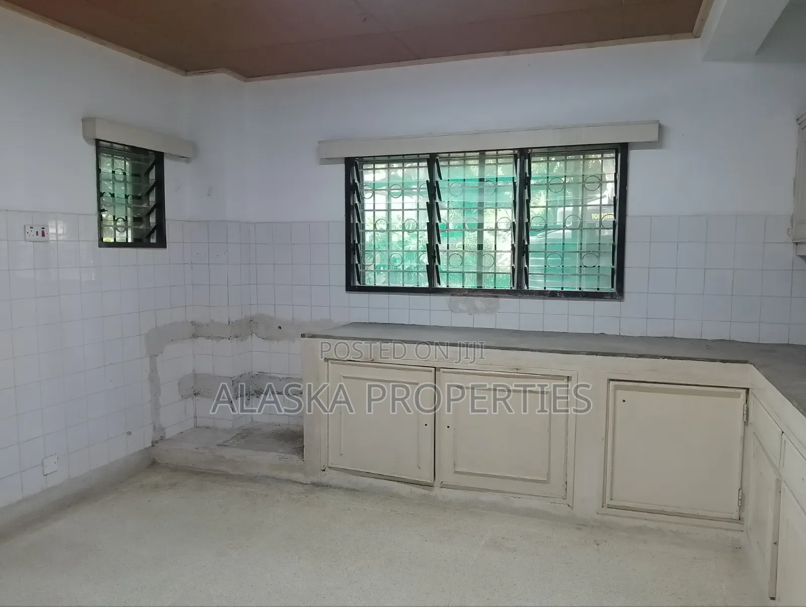 4bdrm Maisonette in Nyali Estate for rent