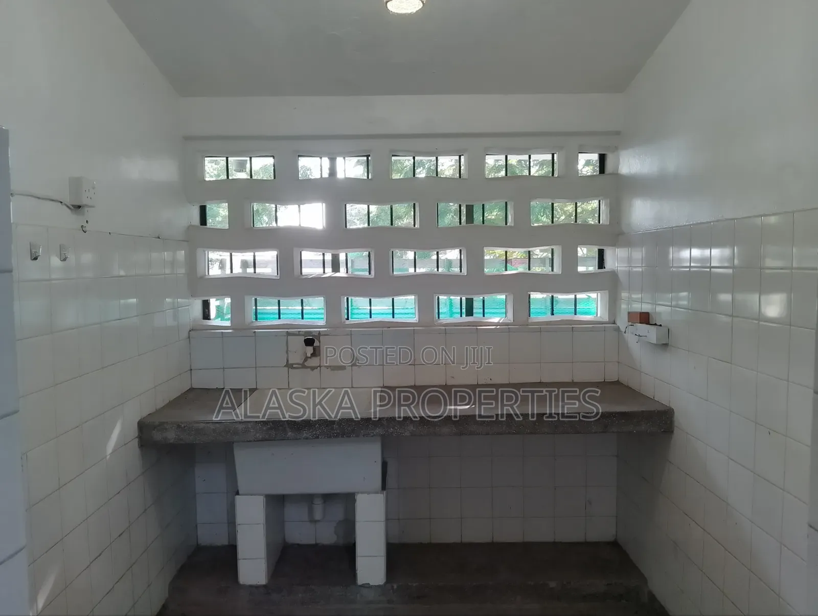 4bdrm Maisonette in Nyali Estate for rent