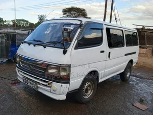 Toyota HiAce 2000 White