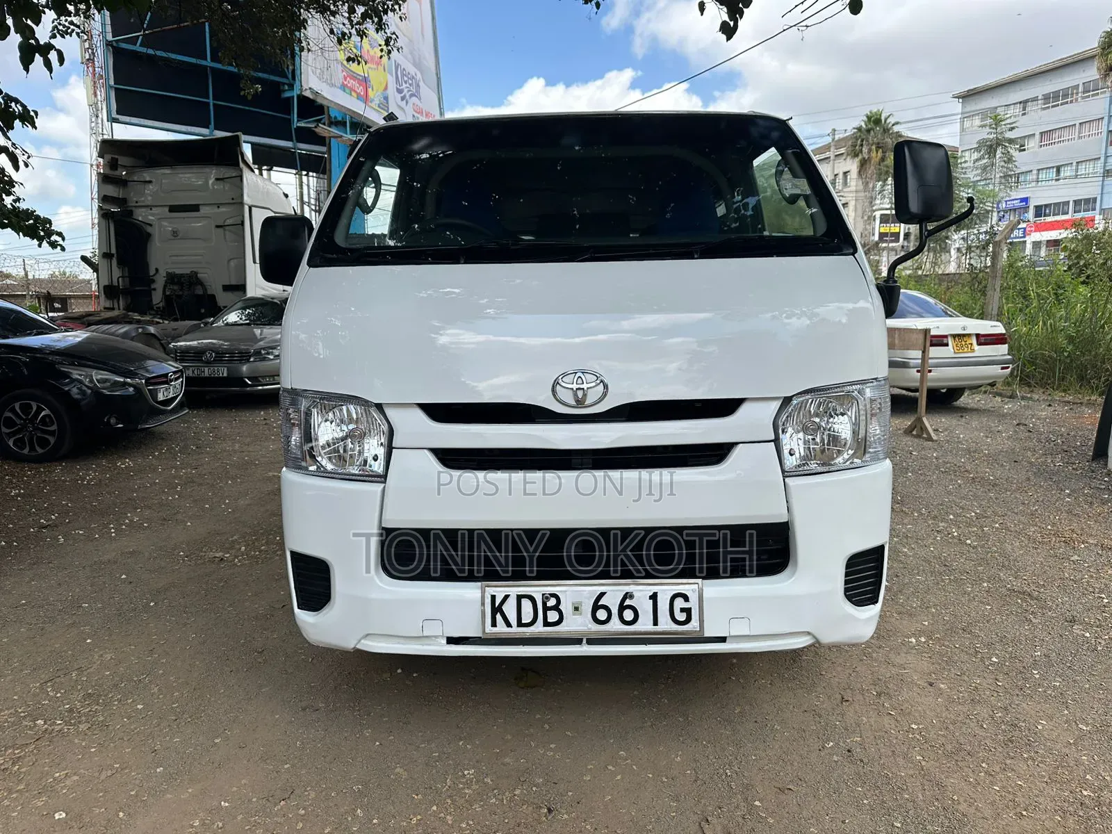 Toyota HiAce 2014 White