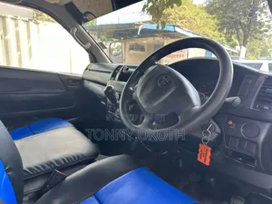Toyota HiAce 2014 White