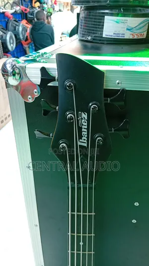 Professional Ibanez Active 5strings Bass Guitar