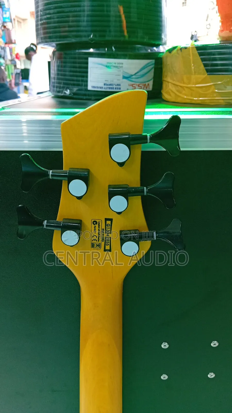 Professional Ibanez Active 5strings Bass Guitar