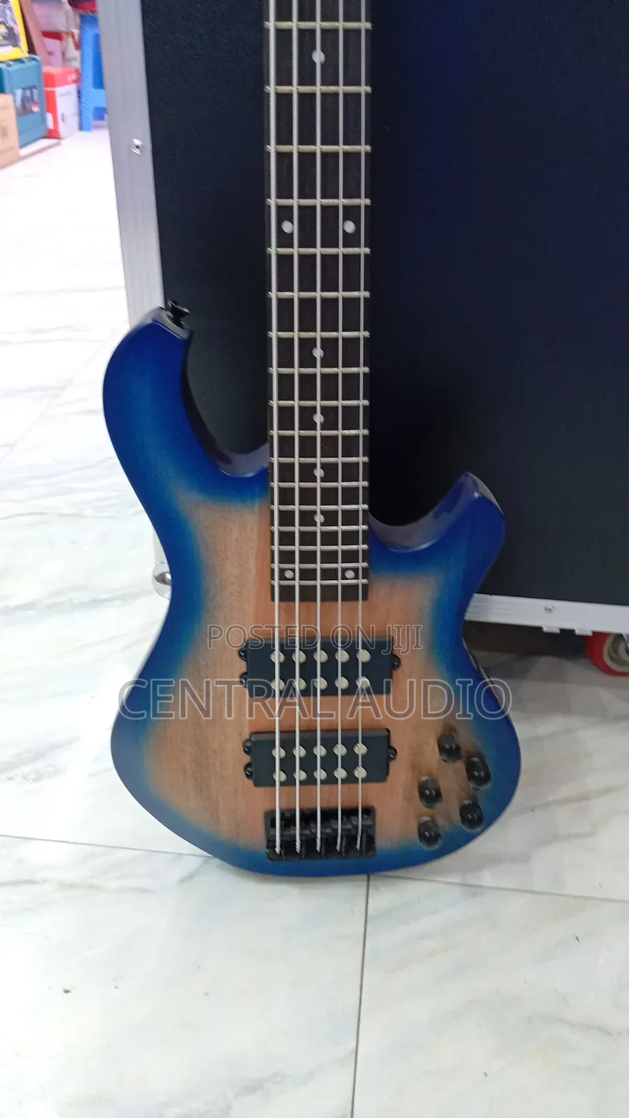Professional Ibanez Active 5strings Bass Guitar