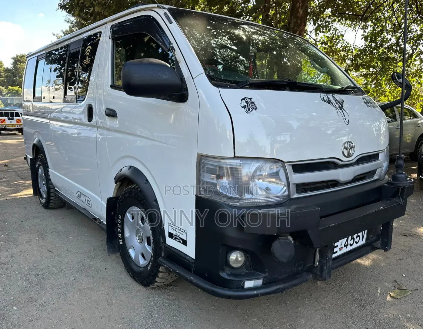 Toyota HiAce 2014 White