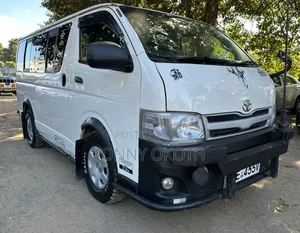 Toyota HiAce 2014 White