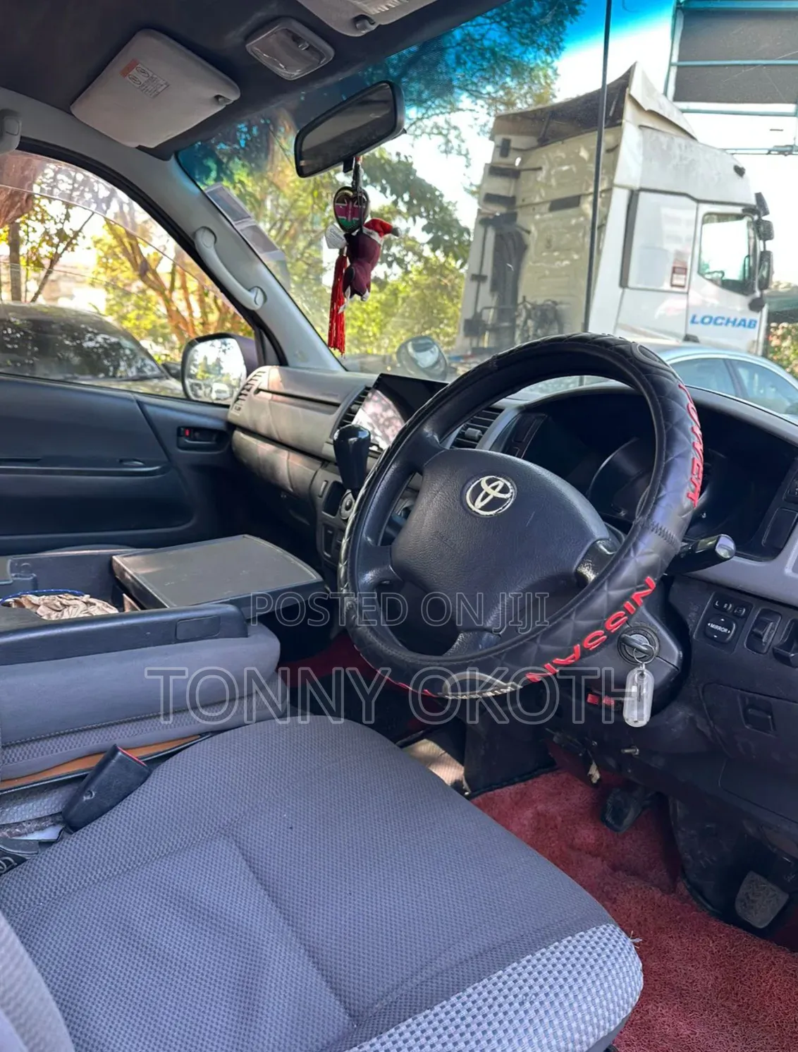 Toyota HiAce 2014 White