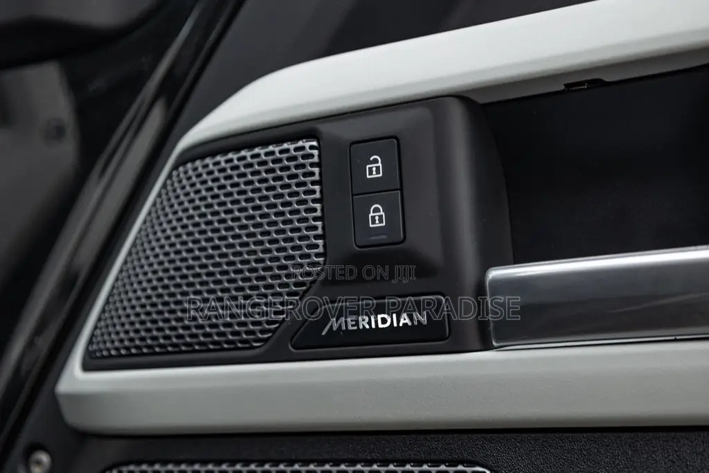 Land Rover Defender X-Dynamic SE 2023 Black