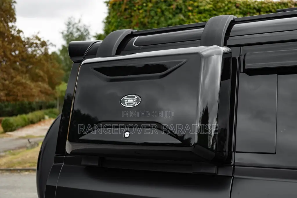 Land Rover Defender X-Dynamic SE 2023 Black