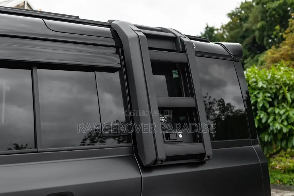 Land Rover Defender X-Dynamic SE 2023 Black