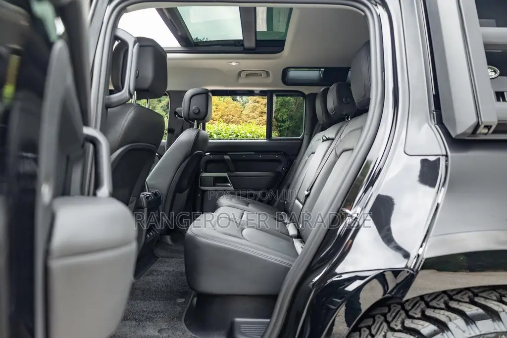 Land Rover Defender X-Dynamic SE 2023 Black