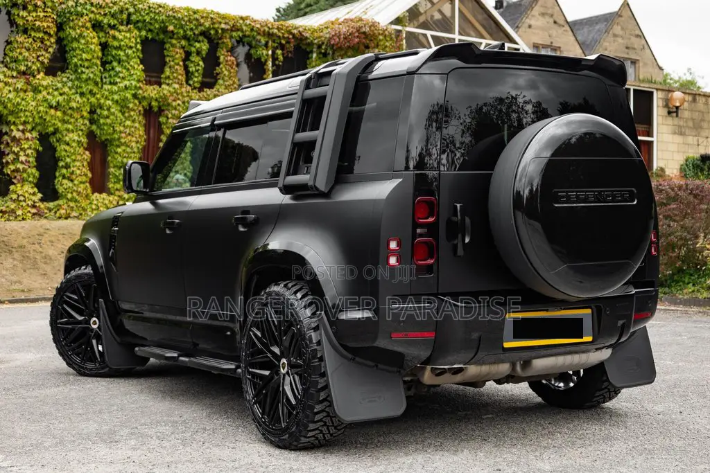 Land Rover Defender X-Dynamic SE 2023 Black