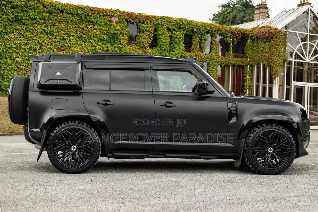 Land Rover Defender X-Dynamic SE 2023 Black