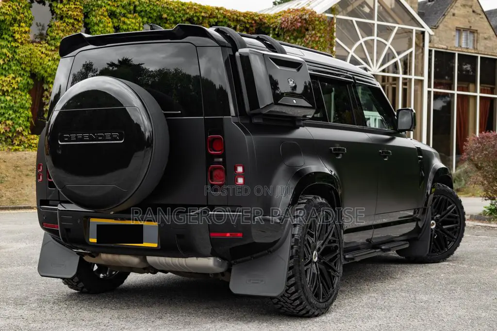 Land Rover Defender X-Dynamic SE 2023 Black