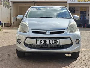 Toyota Passo 2015 Silver