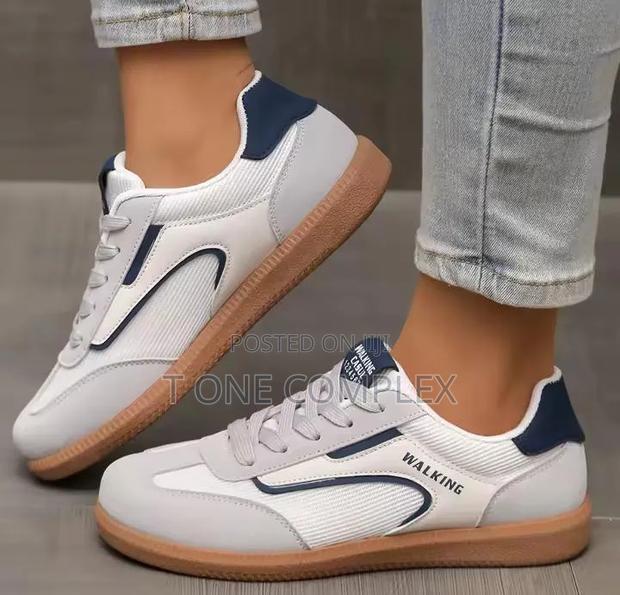 Ladies Men Retro Gum Sole Sneakers –