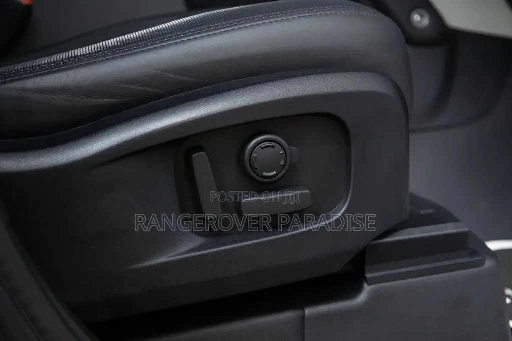 Land Rover Defender 2024 Gray