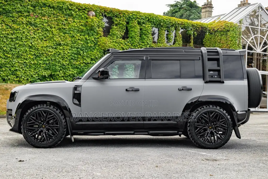 Land Rover Defender 2024 Gray
