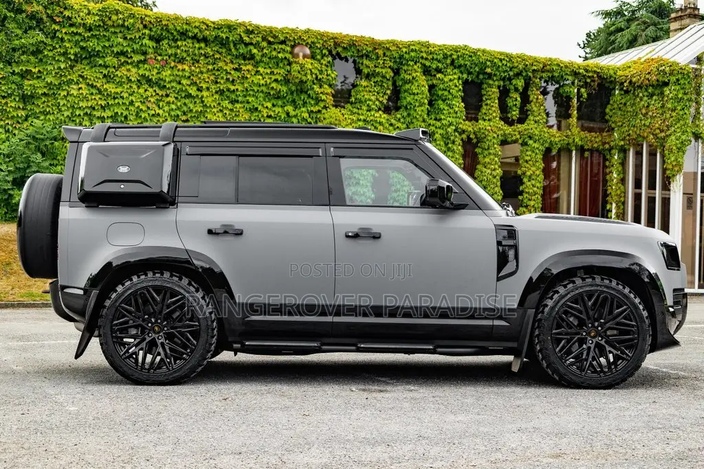 Land Rover Defender 2024 Gray