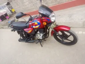 Bajaj Boxer UG 2021 Red