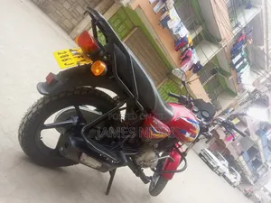Bajaj Boxer UG 2021 Red