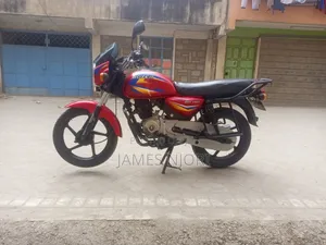 Bajaj Boxer UG 2021 Red