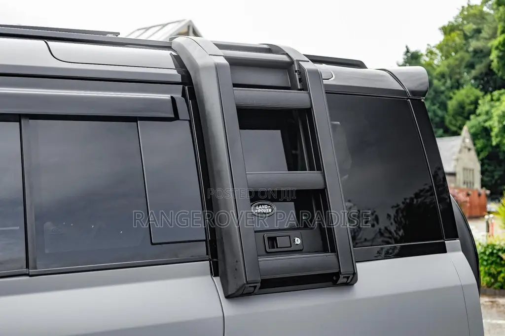 Land Rover Defender 2024 Gray