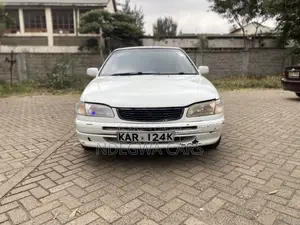 Toyota Corolla Sedan 1999 White