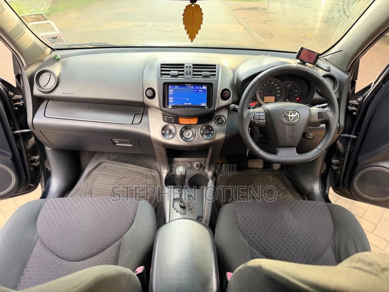 Toyota Vanguard 2012 Black