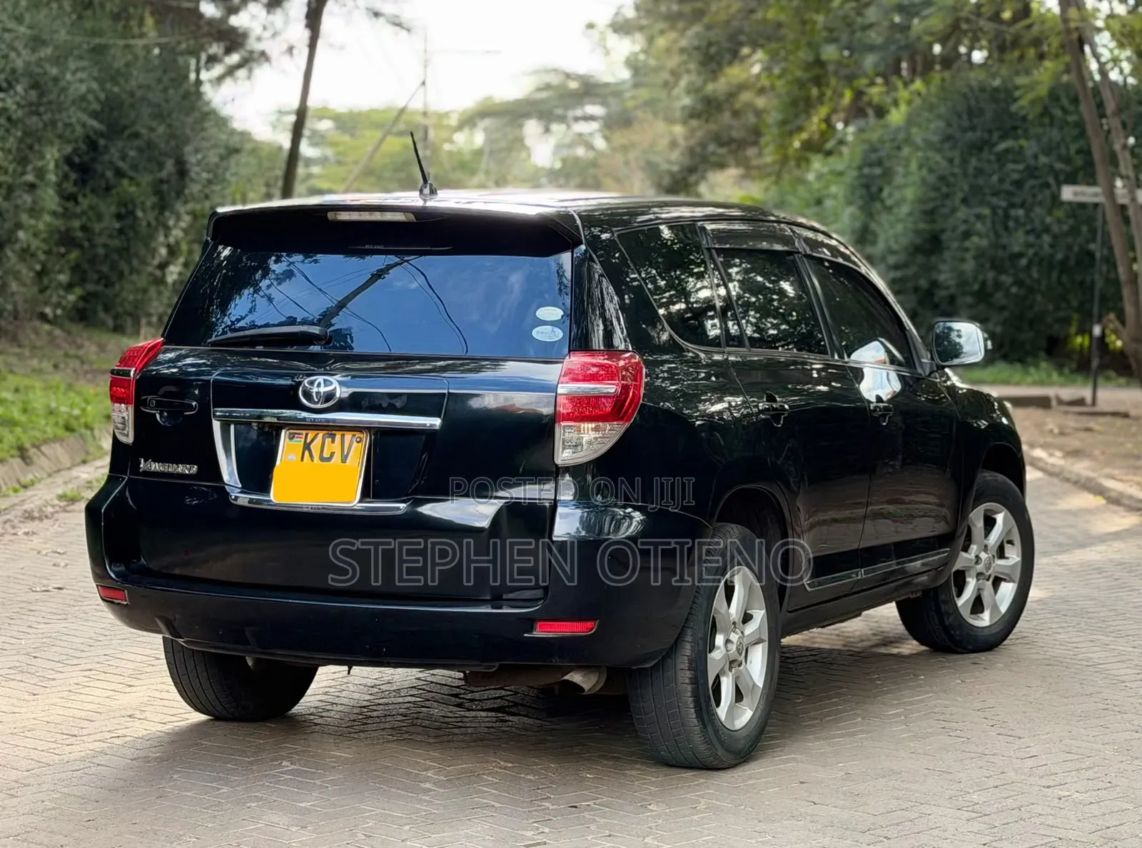Toyota Vanguard 2012 Black