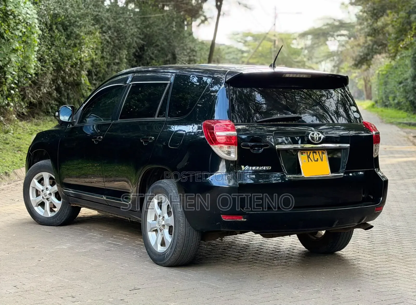 Toyota Vanguard 2012 Black