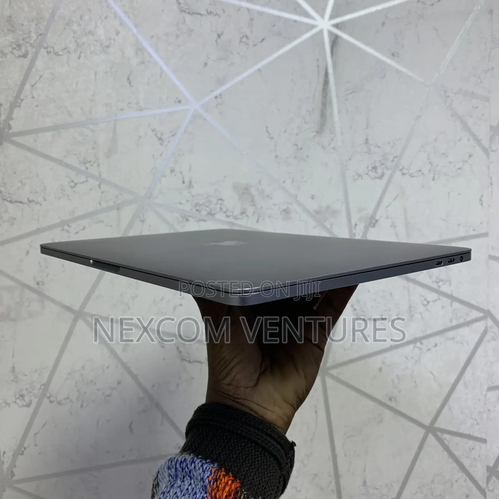 Laptop Apple MacBook Pro 16GB Intel Core i7 SSD 256GB