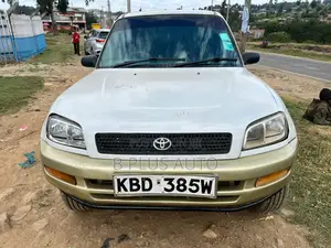Toyota RAV4 Automatic 2000 White