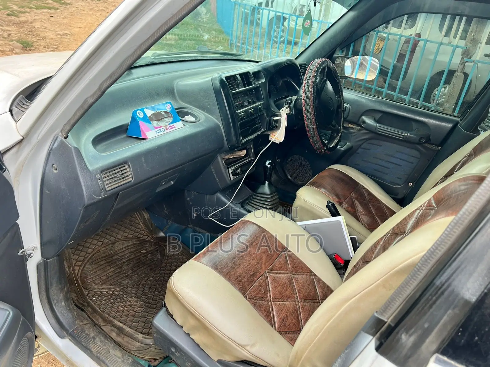 Toyota RAV4 Automatic 2000 White