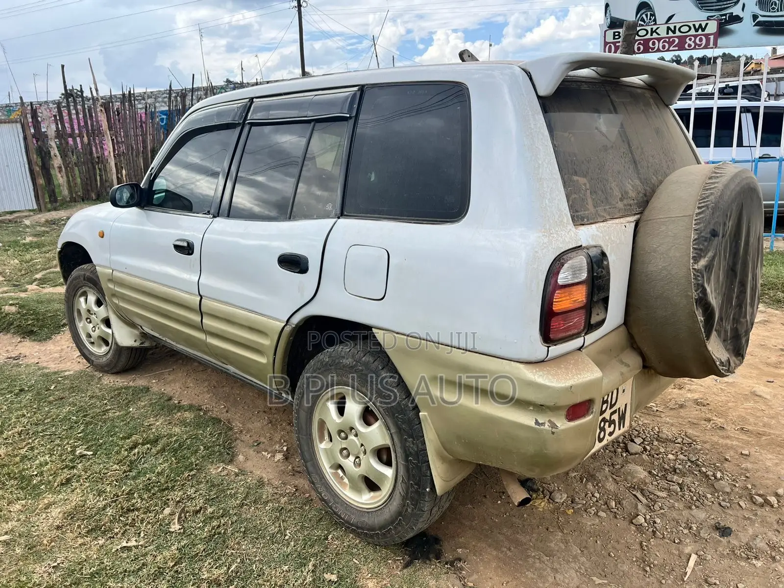 Toyota RAV4 Automatic 2000 White