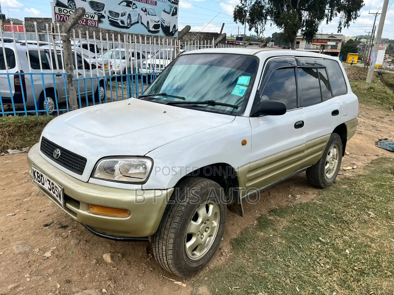 Toyota RAV4 Automatic 2000 White