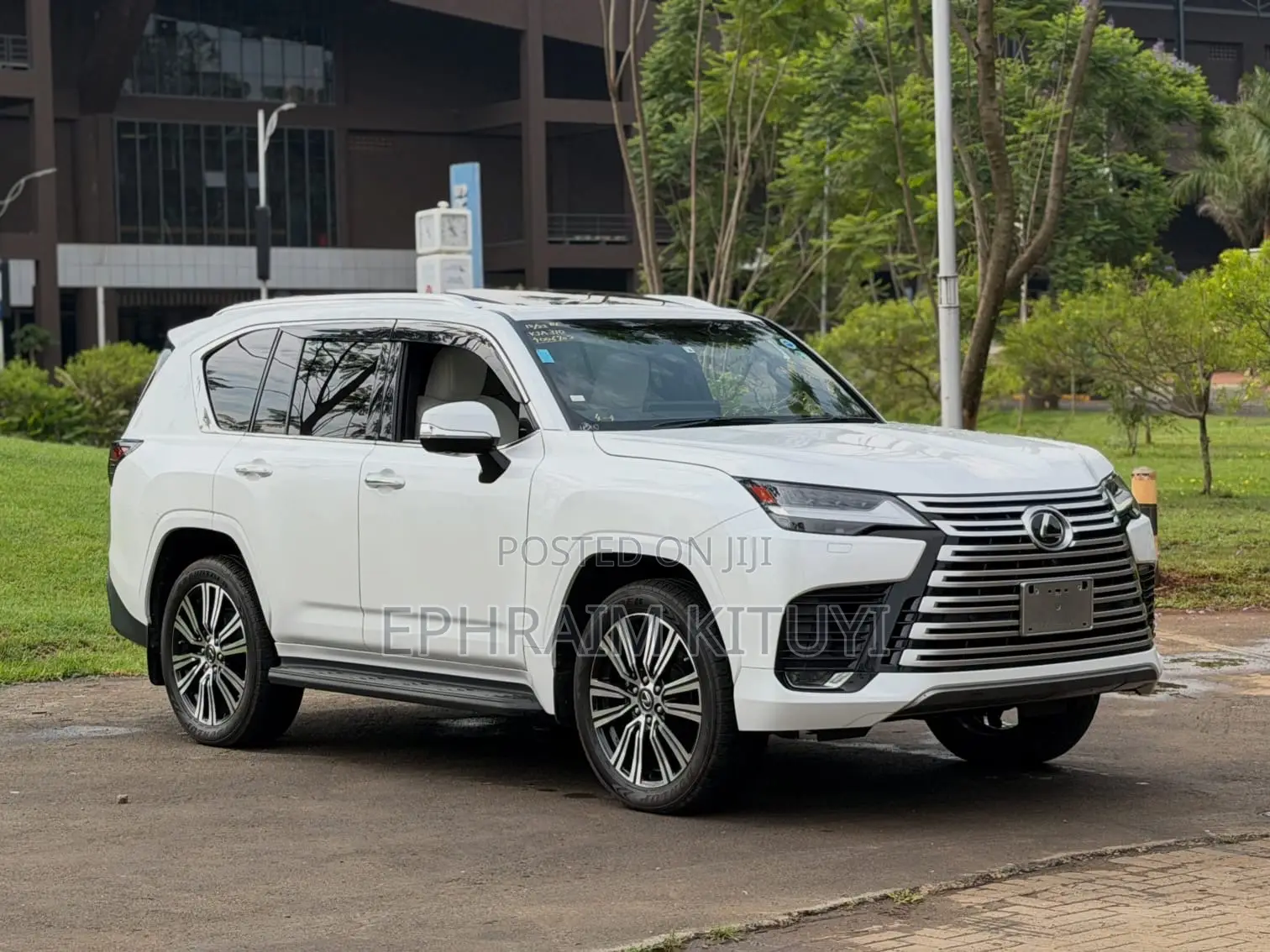 Lexus LX 2022 White