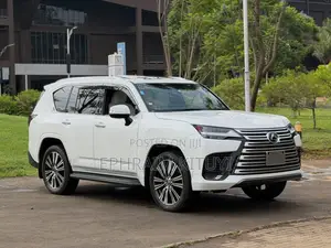 Lexus LX 2022 White