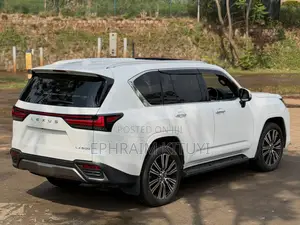 Lexus LX 2022 White