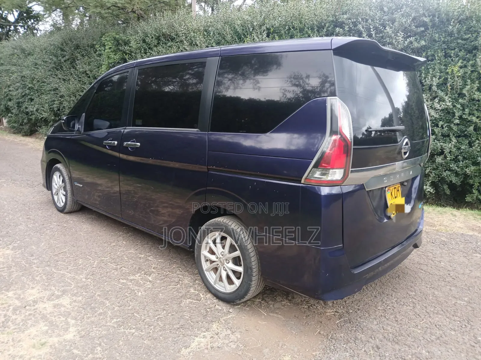 Nissan Serena 2017 Purple