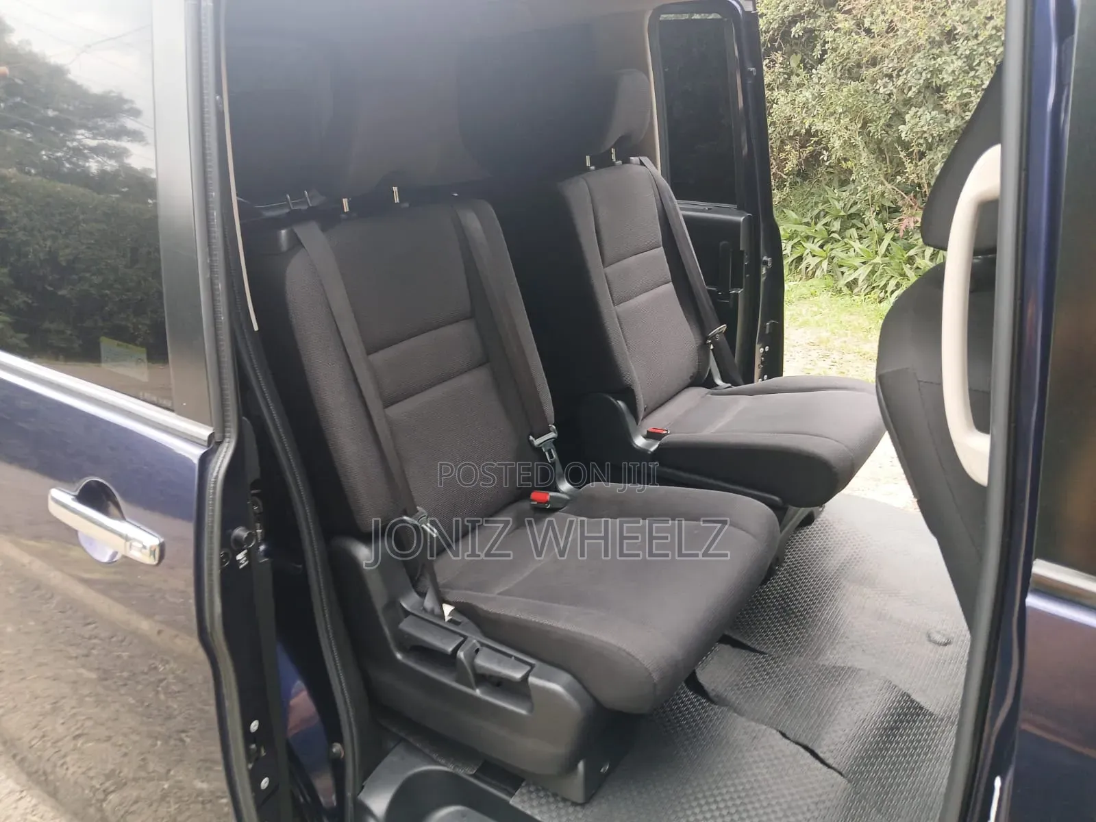 Nissan Serena 2017 Purple