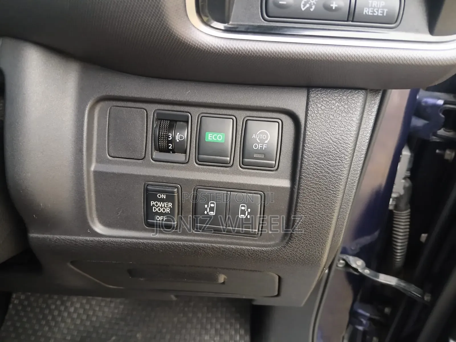 Nissan Serena 2017 Purple
