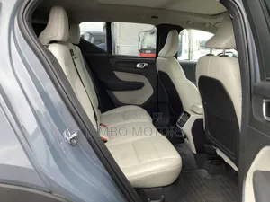 Volvo XC40 B4 Petrol FWD 2020 Blue