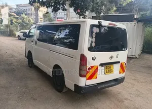 Toyota HiAce 2014 White