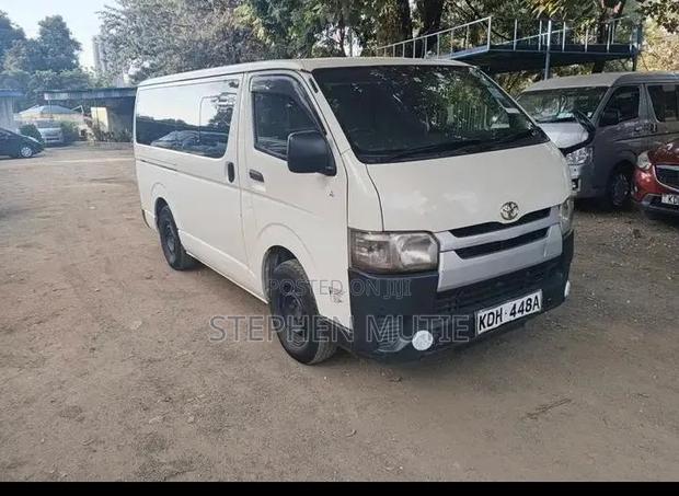 Toyota HiAce 2014 White - thumbnail 3